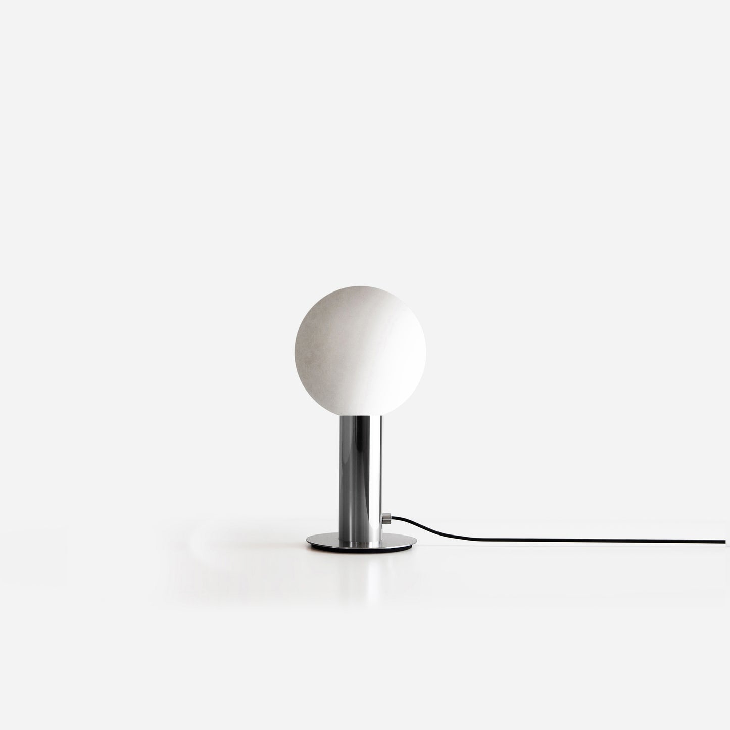 Nil: Desk Lamp