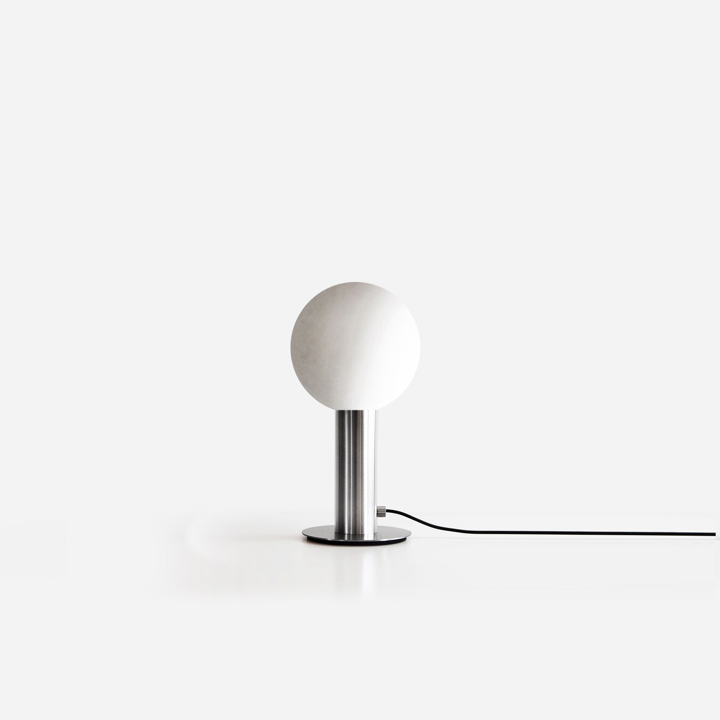 Nil: Desk Lamp