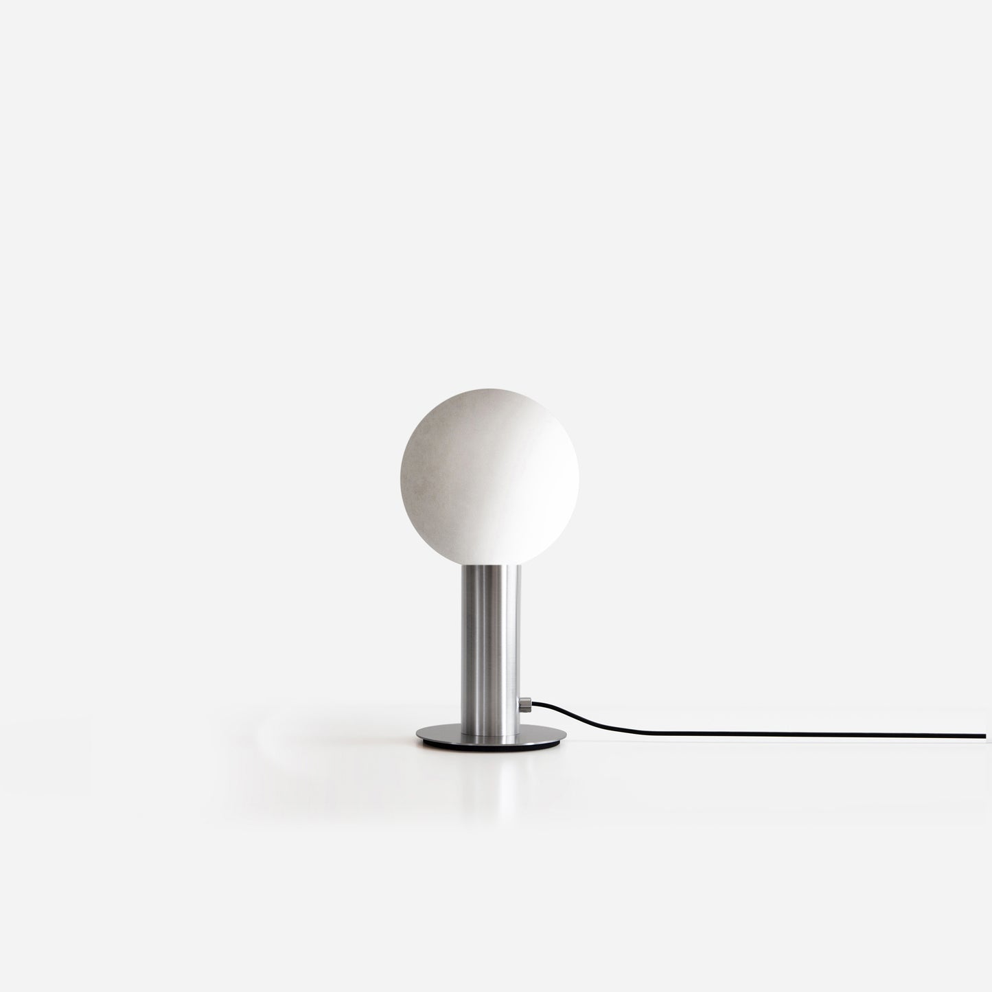 Nil: Desk Lamp