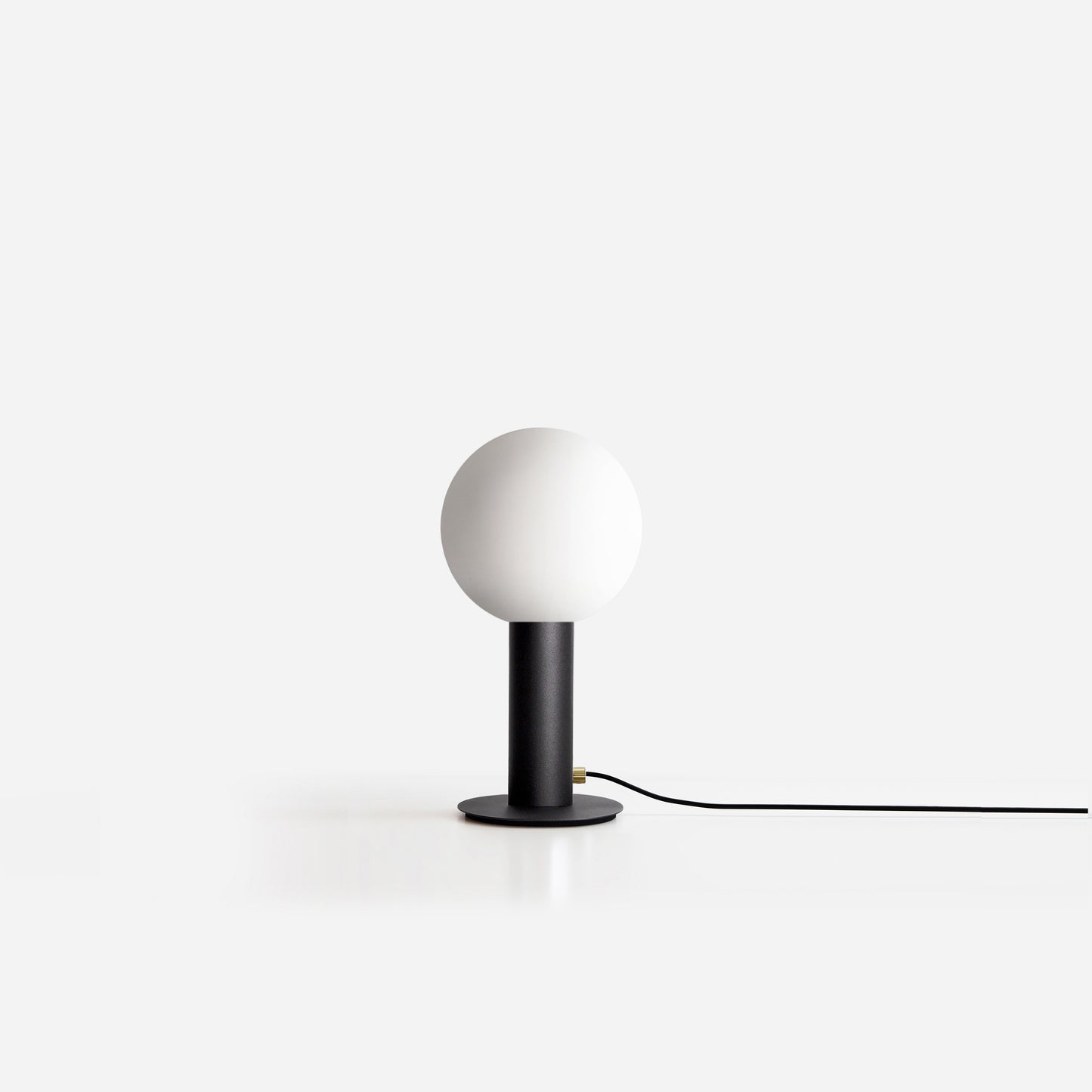 Nil: Desk Lamp