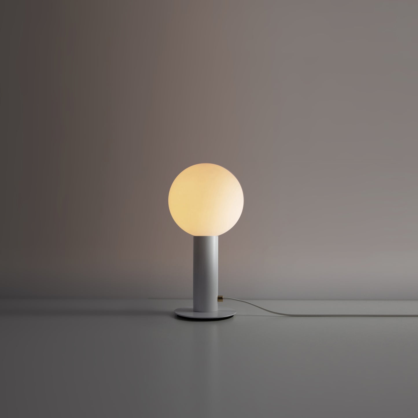 Nil: Desk Lamp