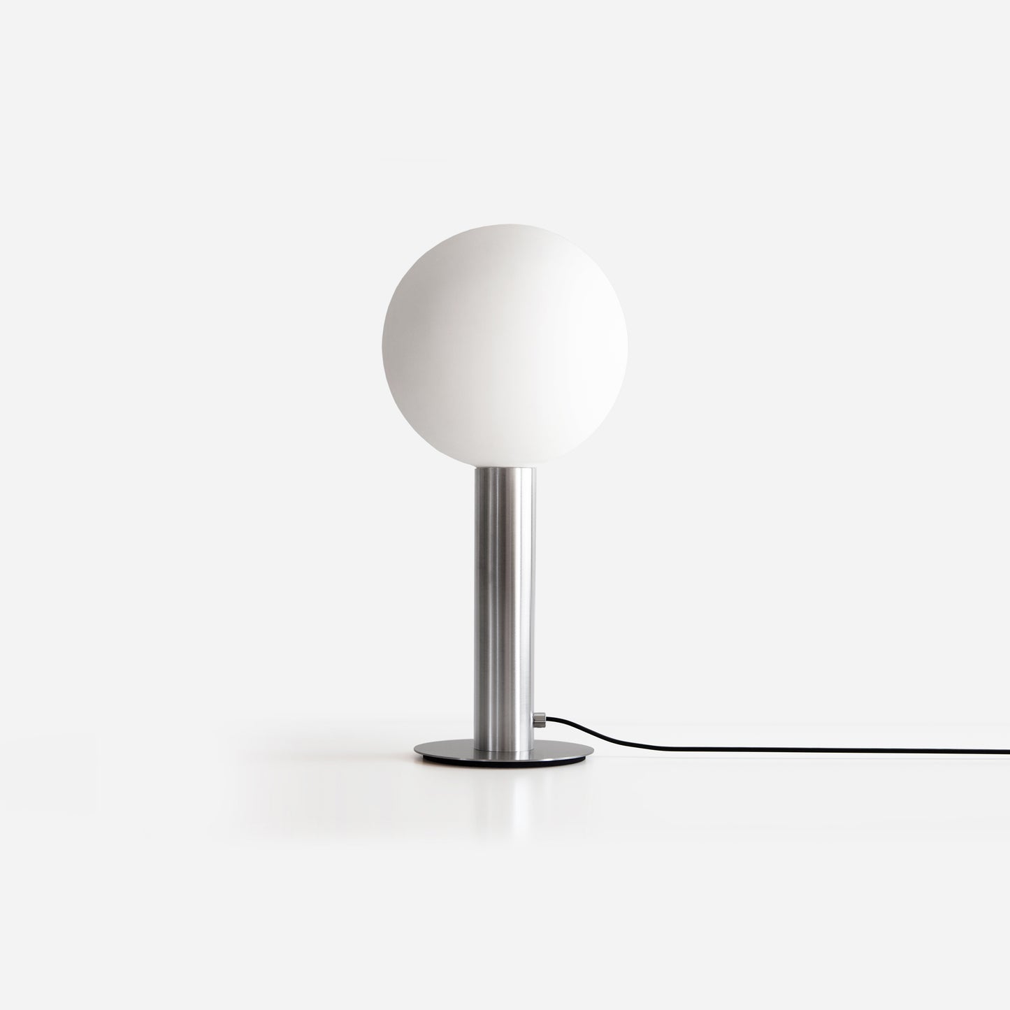 Nil: Table Lamp