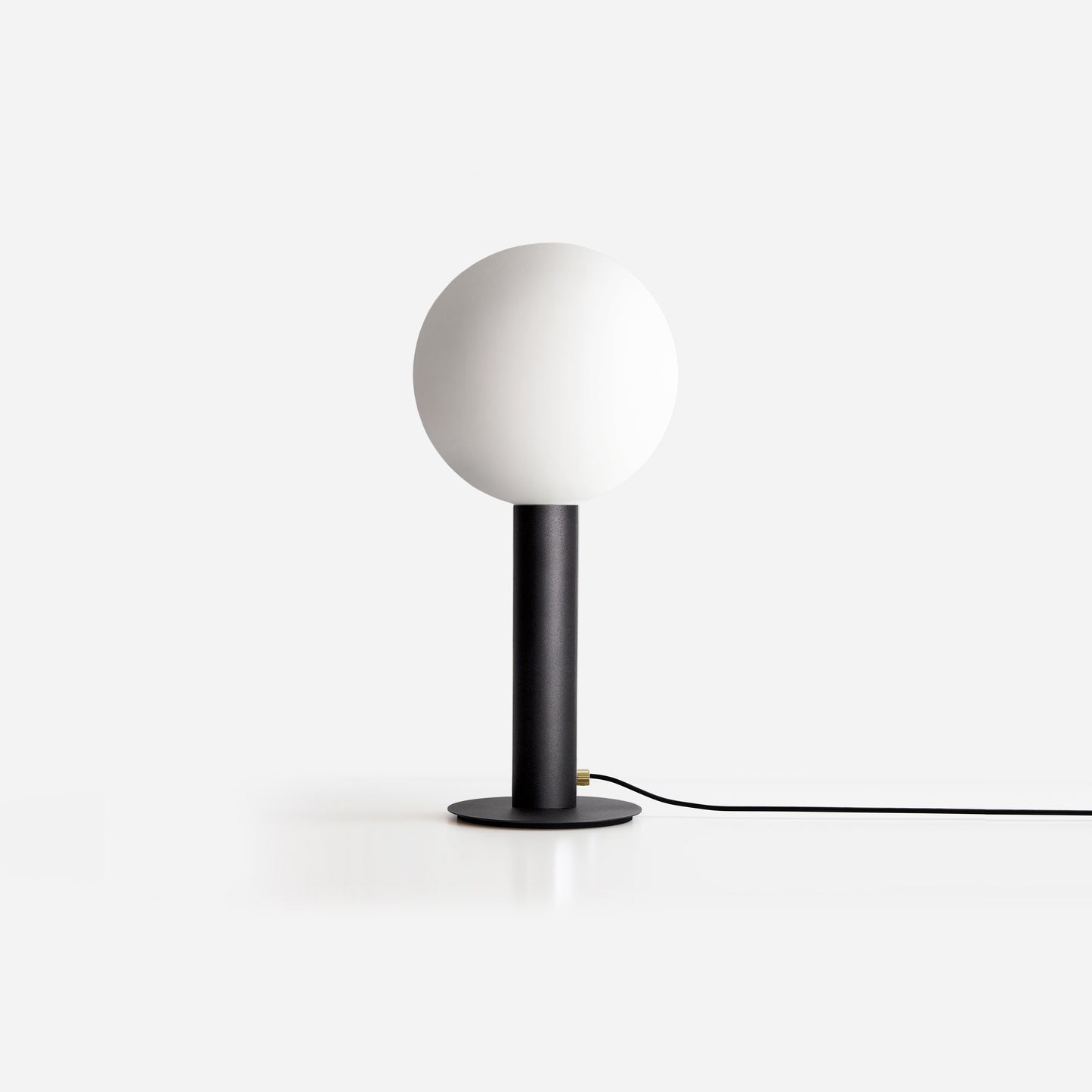 Nil: Table Lamp